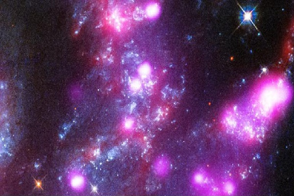 تصاویر کریسمسی ناسا از آتش‌بازی در کیهان