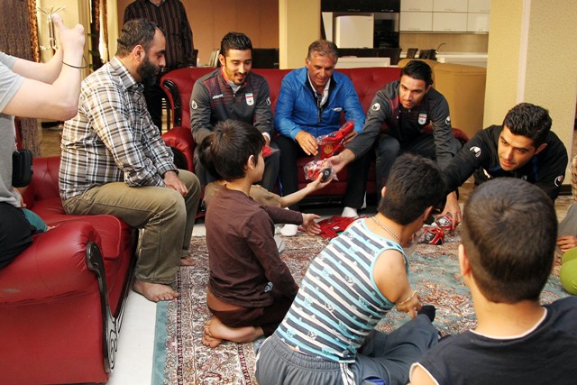 دیدار رکی روش ملی پوشان و کودکان یتیم و معلول ( عکس )