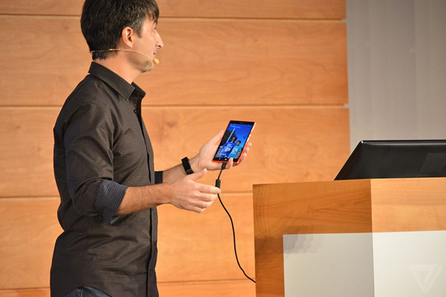 مایکروسافت از ویندوز ۱۰ نسخه موبایل خود رونمایی کرد