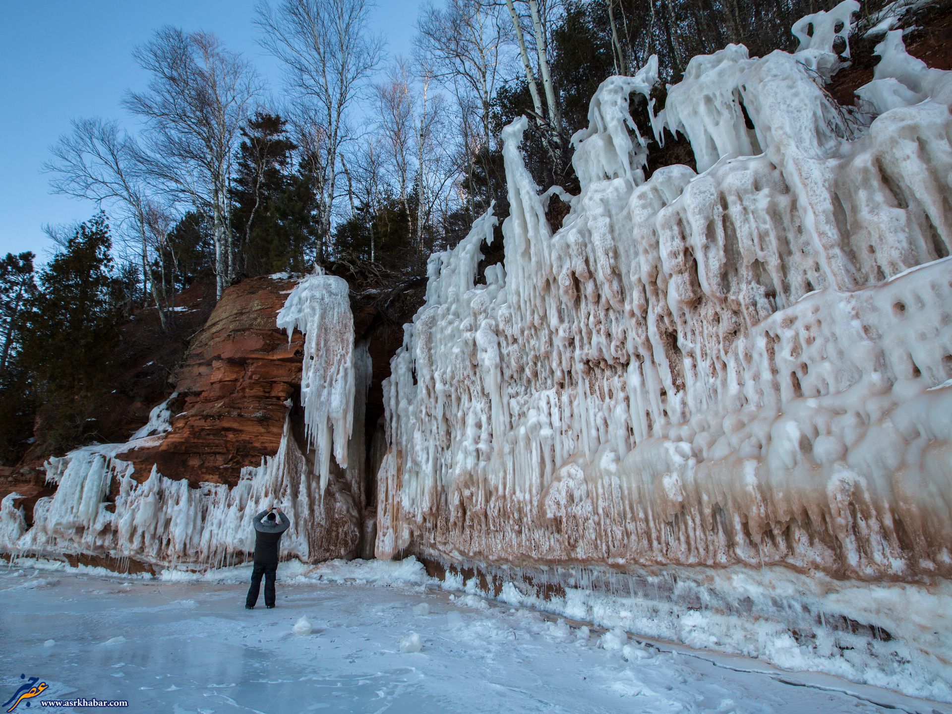 تصاویر فوق العاده از یک غار یخ زده