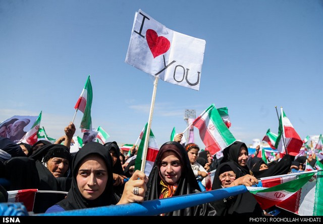 حاشیه های سفر روحانی به ایلام (عکس)