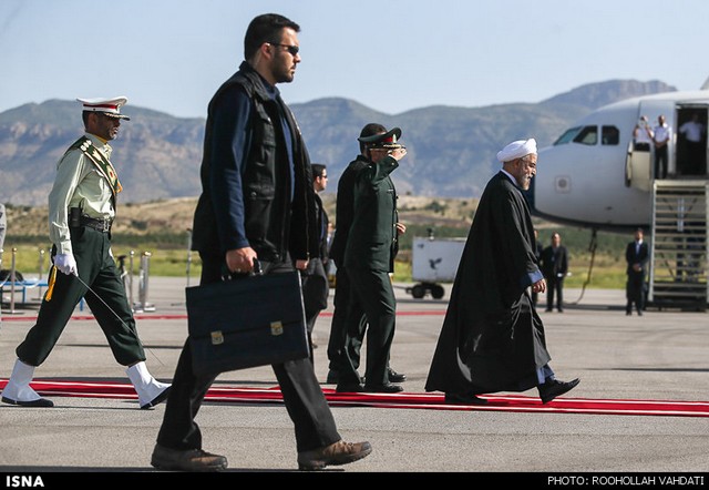 حاشیه های سفر روحانی به ایلام (عکس)