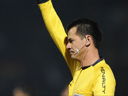 کارلوس ورا؛ داور بازی ایران - نیجریه