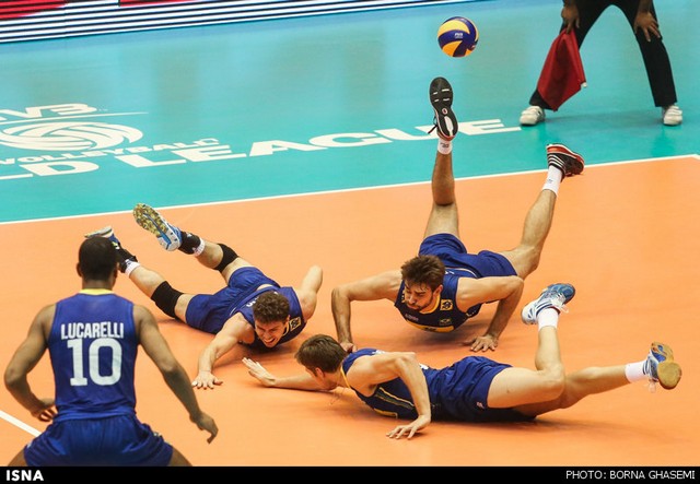 دیدار تیم‌های ملی والیبال ایران و برزیل (عکس)