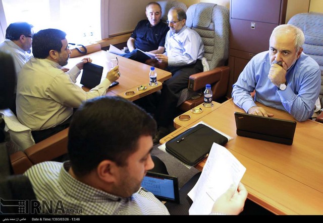 حاشیه هایی از سفر ظریف به وین (عکس)