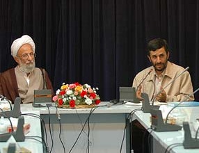 مصباح یزدی؛ از «واجب الاطاعه بودن محمود احمدی نژاد» تا «نشناختن دین حسن روحانی»!