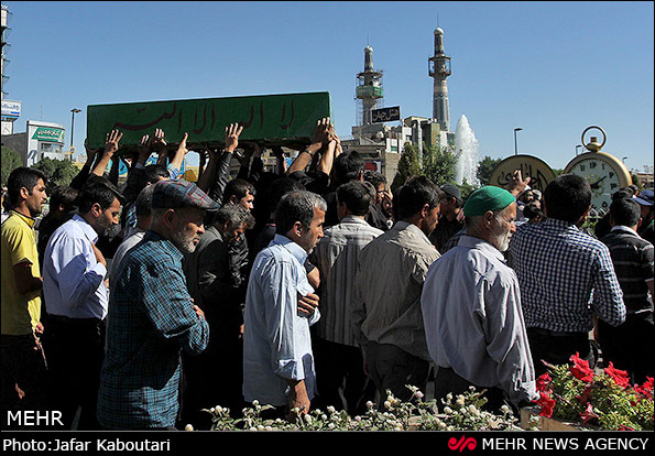 تشییع پیکر 3 شهید جنگ سوریه در مشهد (عکس)