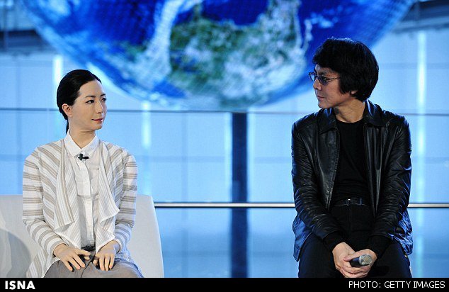 با نخستین ربات‌های گوینده خبر آشنا شوید (+عکس)