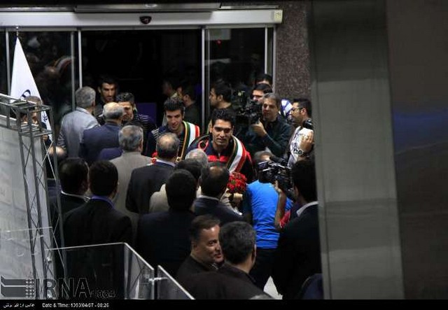 استقبال از تیم ملی فوتبال (عکس)