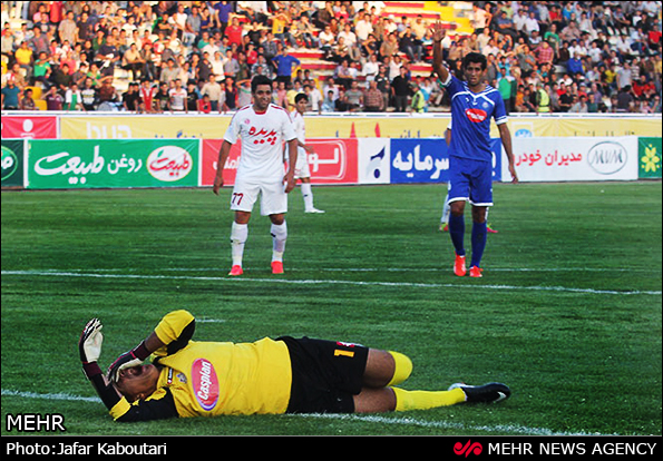 بازی های لیگ برتر فوتبال (عکس)