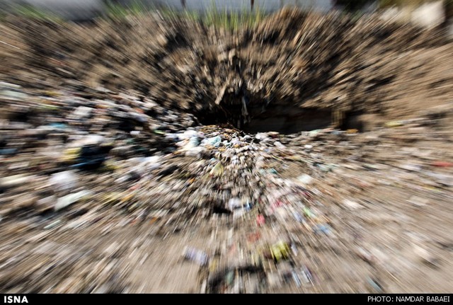 دپوی زباله‌ها در ساحل مازندران (عکس)