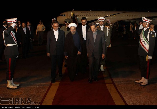 بازگشت روحانی به تهران (عکس)