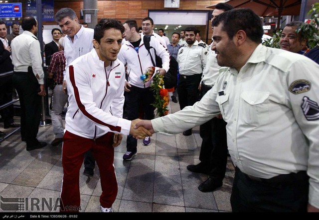 بازگشت تیم ملی کشتی فرنگی به کشور (عکس)