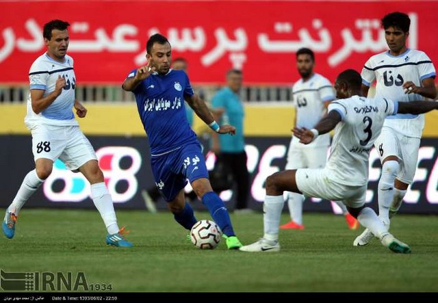 برتری تیم فوتبال استقلال تهران مقابل پیکان (عکس)