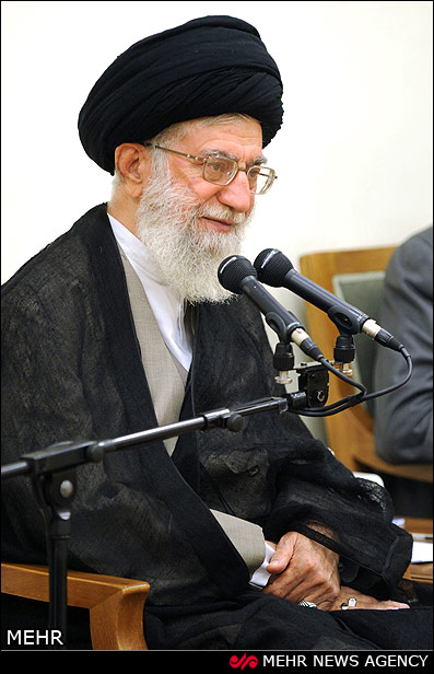 دیدار اعضای ستاد کنگره ملی شهدا اصناف و بازار کشور با رهبری (عکس)