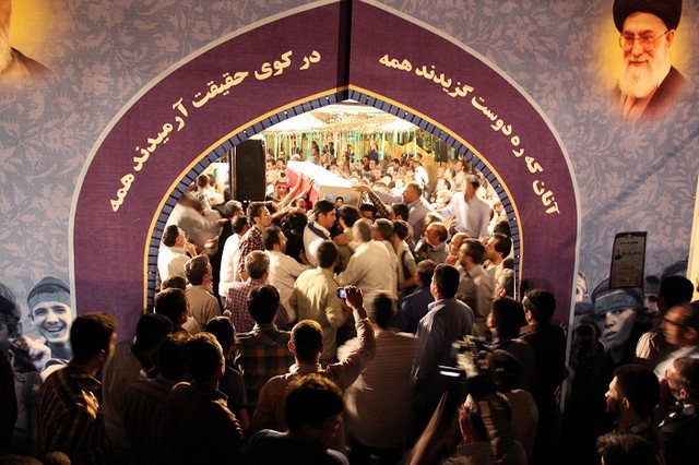 تشییع جنازه 31 شهید در ارومیه (عکس)