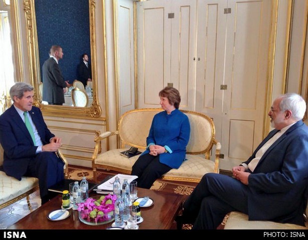 مذاکرات هسته‌ای از زبان دستان ظریف و کری (+عکس)