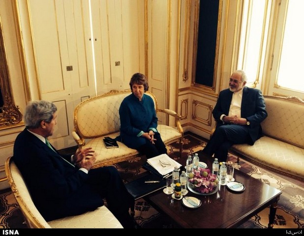 مذاکرات هسته‌ای از زبان دستان ظریف و کری (+عکس)