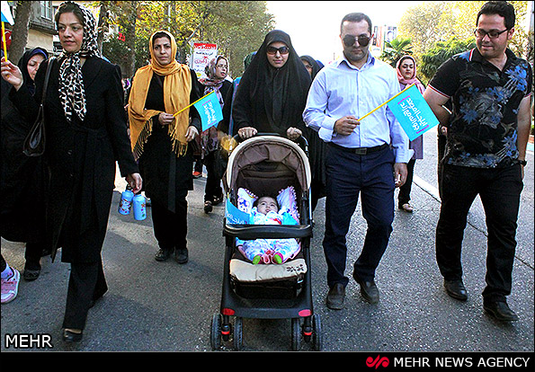 همایش پیاده روی خانوادگی در آمل (عکس)