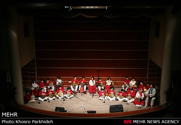 کنسرت گروه کوبه ای نوازان کنج (عکس)