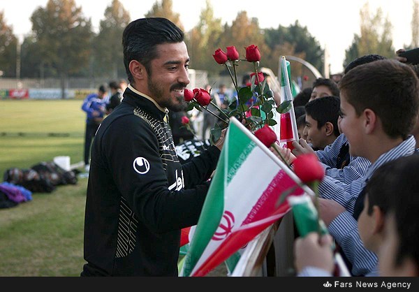 گل رزکودکان برای کی روش،دژاگه و ...(عکس)