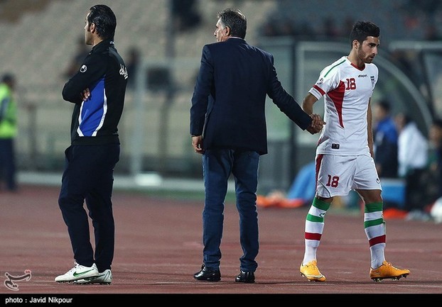 کاپیتان بیرون قاب