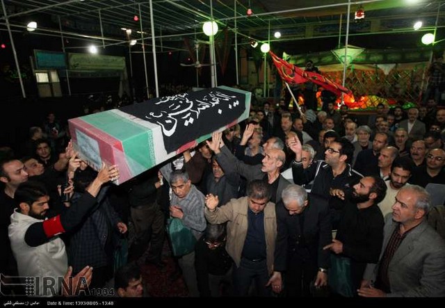 تدفین سه شهید گمنام در بازار تهران