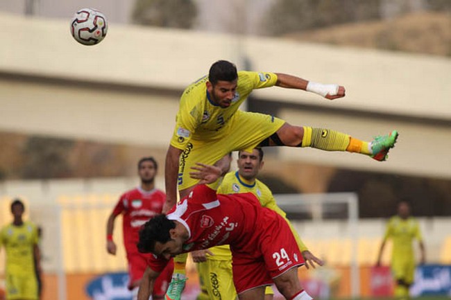شکست پرسپولیس درخشان مقابل نفت تهران شکست پرسپولیس درخشان مقابل نفت تهران
