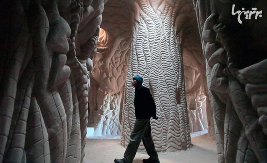 مردی که به تنهایی یک غار تراشید (+عکس)