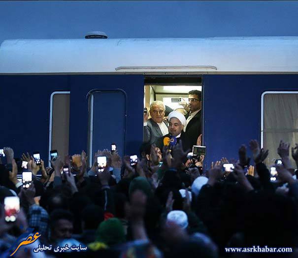 فیلم گرفتن مردم از حسن روحانی (عکس)