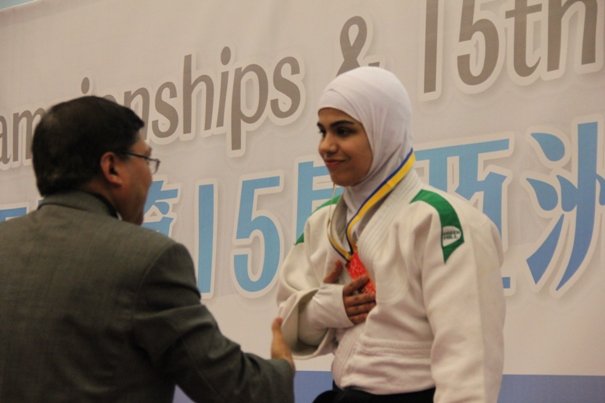 دست ندادن دخترجودوکار با مسوول مسابقات(عکس)