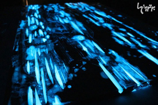 میزی که شب ها می‌درخشد (+عکس)