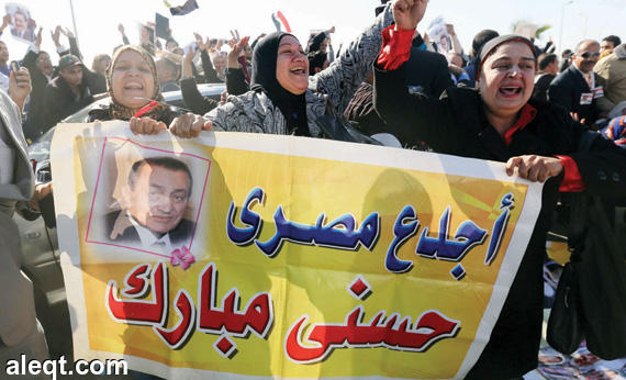 2 کشته و 9 زخمی در اعتراضات به صدور حکم تبرئه حسنی مبارک/ تبریک تلفنی پادشاه بحرین به مبارک / 