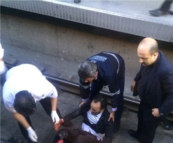 خودکشی نافرجام در مترو صادقیه