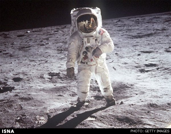 احوالجویی از فاتحان ماه