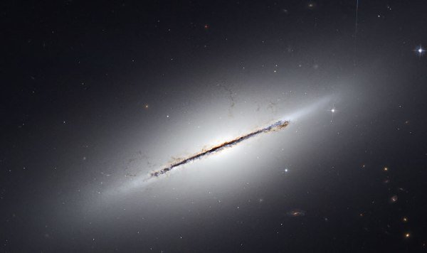 ناسا تصویر کهکشان باریک را منتشر کرد