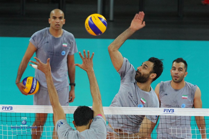 تمرین تیم ملی والیبال ایران در سالن چنستوهوا(گزارش تصویری)