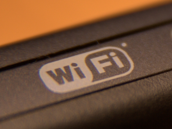 انتقال برق به یک دوربین از طریق فناوری وای-فای انتقال برق به یک دوربین از طریق فناوری وای-فای