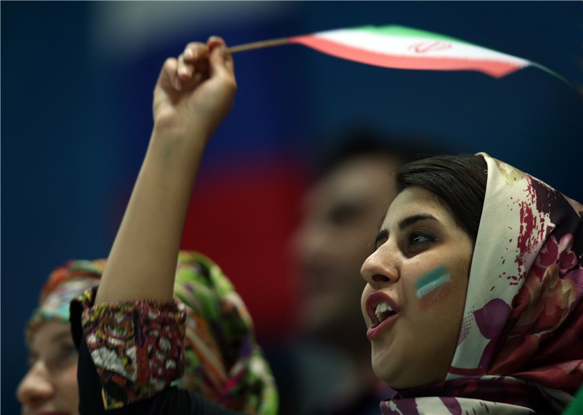 تماشاگران ایرانی و روس در سالن برگزاری مسابقه (گزارش تصویری)