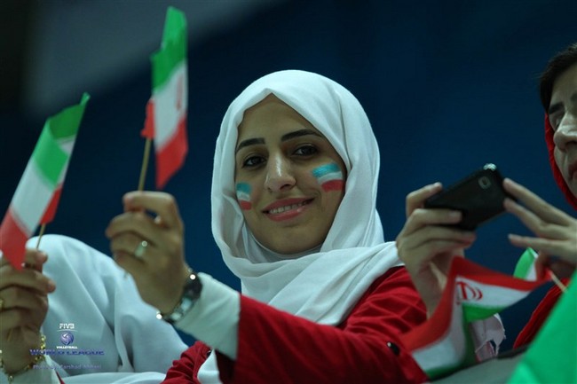 تماشاگران ایرانی و روس در سالن برگزاری مسابقه (گزارش تصویری)