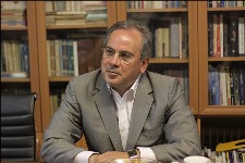 مصاحبه سریع القلم با شرق: جراحی روح ایرانی