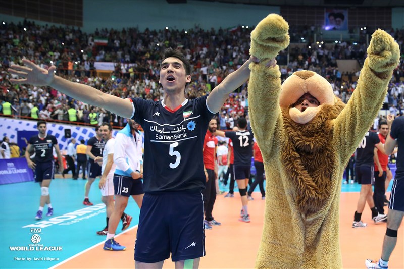 شادی عجیب و بامزه شیربچه های تیم ملی(عکس)