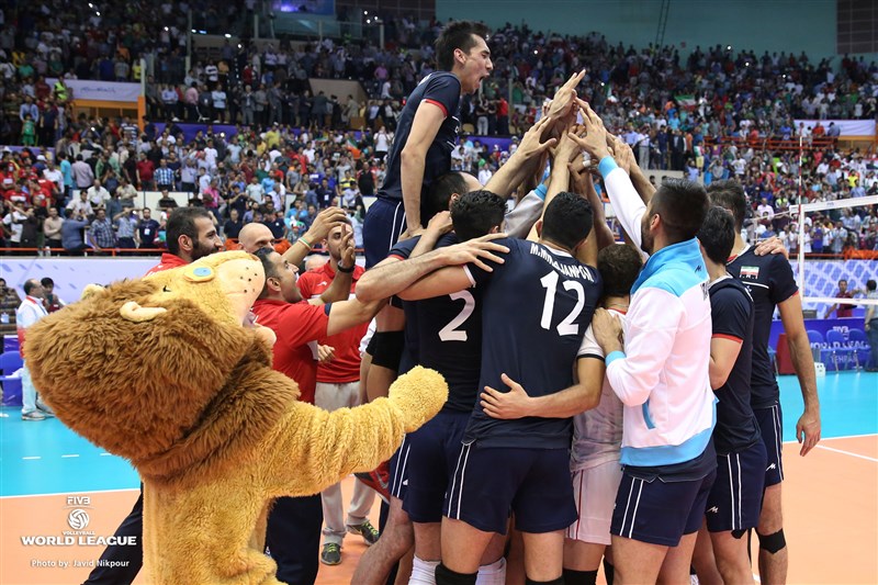 شادی عجیب و بامزه شیربچه های تیم ملی(عکس)