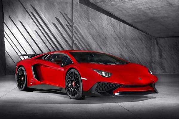 معرفی نسخه‌ی رودستر اونتادور LP 750-4 Superveloce