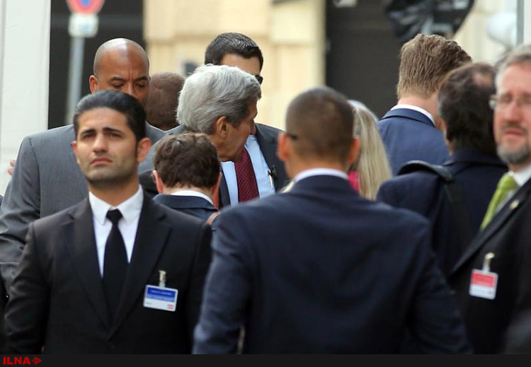 حاشیه‌های محل مذاکرات (+عکس)