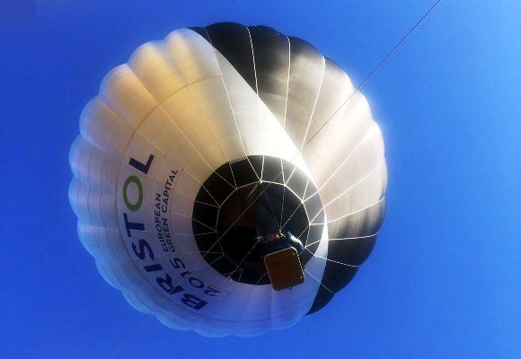 نخستین بالن خورشیدی جهان اوج گرفت نخستین بالن خورشیدی جهان اوج گرفت