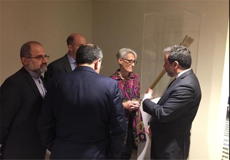 گفتگوی سرپایی معاونان وزیرخارجه ایران و آمریکا در نیویورک (عکس)