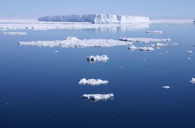 نامتعادل‌شدن محور زمین در پی ذوب‌ صفحات یخی
