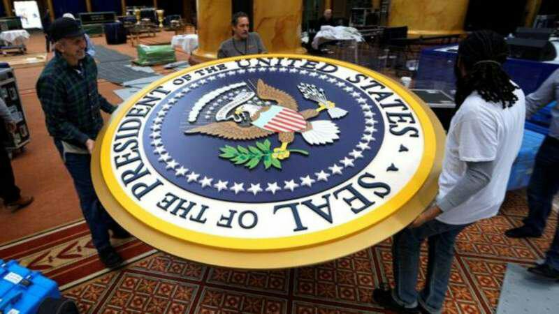 تحلیف ترامپ: ترامپ و همسرش با استقبال اوباما و میشل به کاخ سفید رفتند/ کنگره در انتظار تحلیف / تظاهرات مخالفان در واشنگتن و پاریس