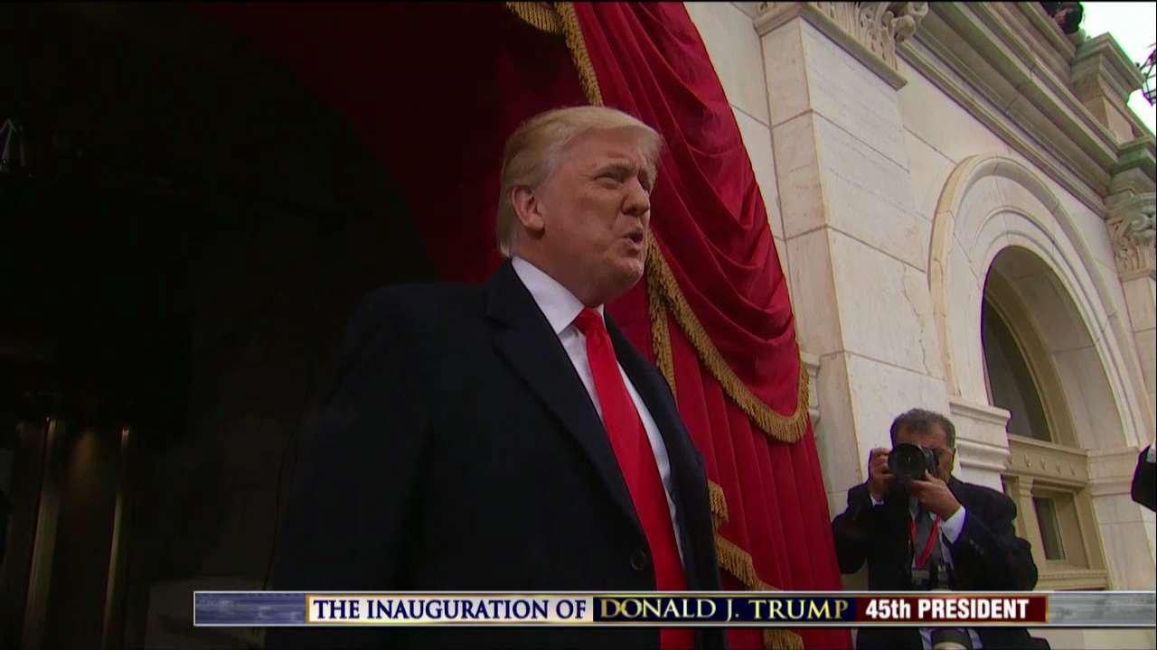 آغاز رسمی مراسم تحلیف ترامپ / حمله پلیس به معترضین ضدترامپ با گاز فلفل / حضور 4 رئیس جمهور / تحریم تحلیف از سوی 60 نماینده مجلس